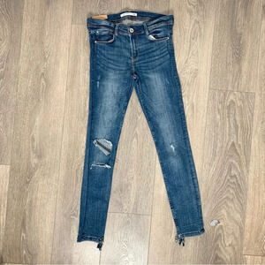 Zara Women’s Skinny Jeans Distressed Ripped Knees Dark Wash Denim high rise